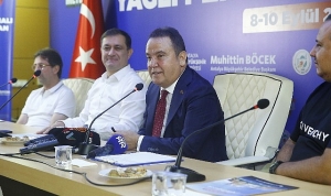 antalya-buyuksehir-belediye-baskani-muhittin-bocek-elmali-yagli-pehlivan-gureslerine-davet-ve-kurallarin-ilk-2OwdgbTW.jpg