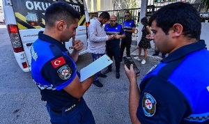 izmir-buyuksehir-belediyesinin-okul-servisleri-denetimi-ve-guvenlik-onlemleri-TLUG4IBg.jpg