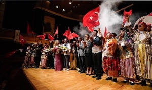 izmir-muhtarlarinin-tarihi-muzikaliyle-100-yil-kutlamasi-3wjsHtQy.jpg