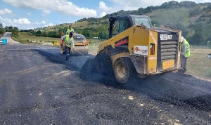 kandirada-buyuksehir-belediyesi-yaz-sezonunda-yol-yenileme-ve-ustyapi-calismalarini-hizlandirdi-ZM8Y1kxx.jpg