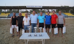 seferihisar-cittaslow-plaj-futbol-takimi-sampiyon-oldu-mdj2Xal1.jpg