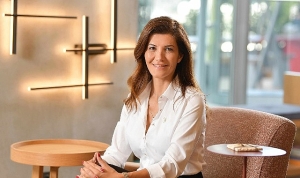 vodafone-business-ile-dijital-makyaj-deneyimi-dijital-ayna-cozumu-M1XE9uEQ.jpg