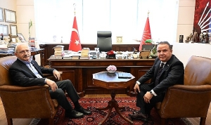 antalya-buyuksehir-belediye-baskani-muhittin-bocekin-kemal-kilicdaroglu-ziyareti-bpm2AEKK.jpg