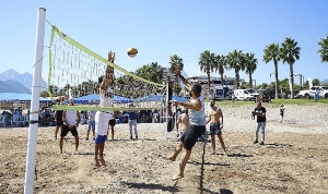 antalya-buyuksehir-belediyesinden-plaj-voleybolu-turnuvasi-ile-genclere-spor-keyfi-Q2LBLiyf.jpg