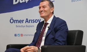 baskan-omer-arisoy-genclerle-bulusmaya-devam-ediyor-kgV8bpB3.jpg