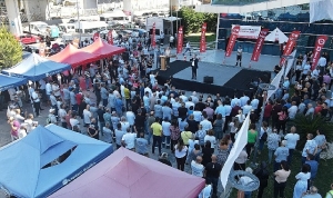 bayrakli-belediyesi-ve-disk-genel-isten-sevindirici-ek-protokol-kutlama-etkinligi-tJESjBnD.jpg