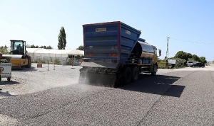 burhaniyede-yol-ve-altyapi-calismalari-hiz-kesmeden-devam-ediyor-srOscvhg.jpg