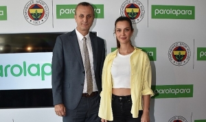 fenerbahce-erkek-voleybol-takimi-ile-parolapara-arasinda-sponsorluk-anlasmasi-imzalandi-gUIHreaU.jpg
