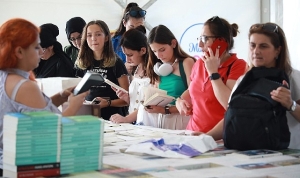 gemlikte-kitap-limani-fuari-yeniden-basladi-4ihnDwMg.jpg