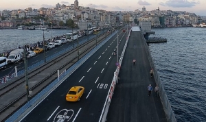 istanbulun-tarihi-galata-koprusunde-bakim-ve-yenileme-calismalari-tamamlandi-2PkGhlGz.jpg