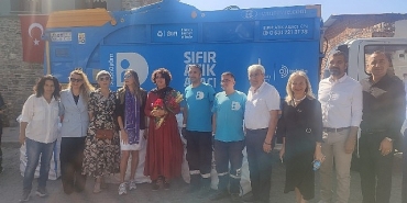 izmir-buyuksehir-belediyesinden-zirai-ilac-ambalaj-atiklarina-karsi-cevre-dostu-mucadele-LVJ2HpzI.jpg