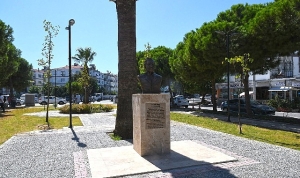karabaglar-belediyesinin-selvili-mahallesindeki-abidin-dino-parki-yenileme-calismalari-zzG3qCiA.jpg