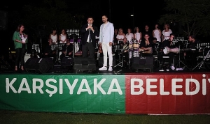 karsiyakada-yaz-coskusu-eylul-ayinda-da-sokaga-tasiyor-8ixg8SJZ.jpg