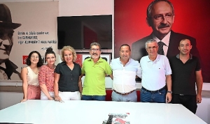 kemer-belediye-baskani-topaloglundan-chp-kemer-ilce-baskani-barisa-hayirli-olsun-ziyareti-HDnD6Rx2.jpg