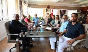 kemer-belediyesi-baskani-necati-topaloglu-ve-turizm-temsilcilerinden-antalya-turizm-fuari-oncesi-toplanti-GnJFjIvK.jpg