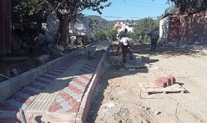 kemer-belediyesinin-yol-ve-kaldirim-calismalari-hiz-kesmeden-devam-ediyor-unHjEt94.jpg