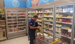 kocaeli-buyuksehir-zabitasindan-market-denetimleri-ve-saglik-kontrolleri-nFtk9ExR.jpg
