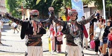 konak-belediyesi-avrupa-hareketlilik-haftasini-renkli-etkinliklerle-kutladi-UDasXMD4.jpg