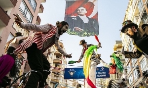 mersinde-renkli-sokak-sanatcilari-festivali-heyecani-basliyor-ZHO6ddFl.jpg