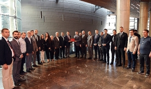 mhp-osmangazi-ilce-baskani-kerim-gursel-celebiden-baskan-mustafa-dundara-ziyaret-dgkXMHtJ.jpg