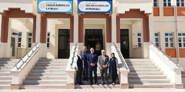 nevsehir-belediye-baskani-dr-mehmet-savrandan-egitimde-destek-ve-guc-birligi-EwYXObhC.jpg