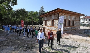 tarihi-kentler-birligi-bolge-toplantisi-bursada-gerceklestirildi-4QRysCQF.jpg