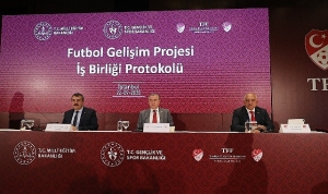 turkiyede-futbol-gelisimi-icin-tarihi-is-birligi-protokolu-imzalandi-XBHY9j8Z.jpg
